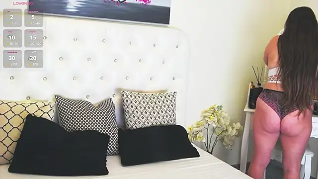 Ysabell01 online show from 10-23-25, 04:22