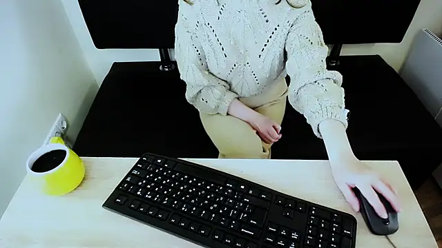 LaimaV  online show from 10-28-25, 08:57