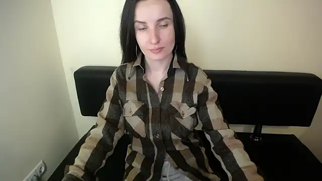 LaimaV  online show from 12-19-25, 12:29