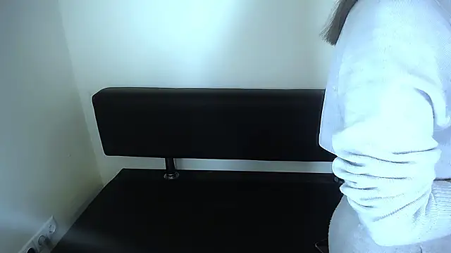 LaimaV  online show from 11-14-25, 01:04