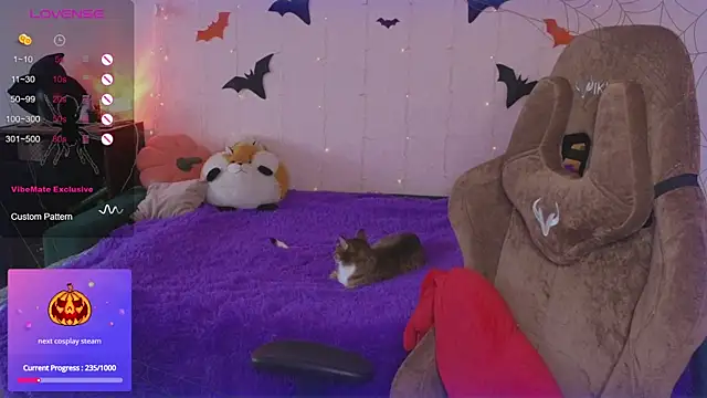 Fluffy muffin  online show from 10-30-25, 08:12