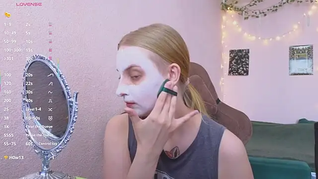 Fluffy muffin  online show from 04-18-26, 09:44