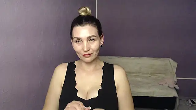 Snapshot of _sexy_lady chatting on 10-14-25, 01:34  sexy lady online show from 10-14-25, 01:34