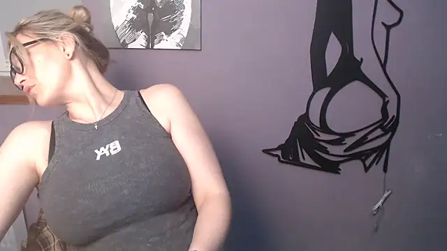 Snapshot of _sexy_lady chatting on 06-03-26, 02:33 sexy lady online show from 06-03-26, 02:33