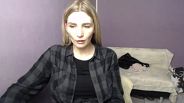 Snapshot of _sexy_lady chatting on 10-23-25, 01:43  sexy lady online show from 10-23-25, 01:43