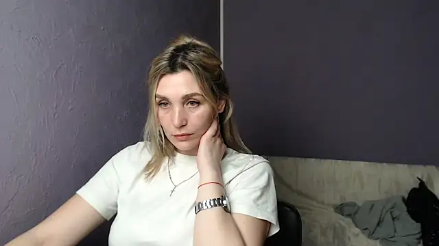 Snapshot of _sexy_lady chatting on 02-19-25, 08:31  sexy lady online show from 02-19-25, 08:31