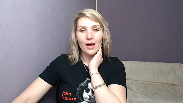 Snapshot of _sexy_lady chatting on 03-13-25, 02:12  sexy lady online show from 03-13-25, 02:12