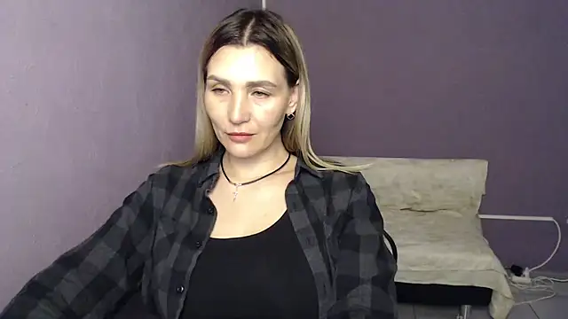 Snapshot of _sexy_lady chatting on 09-24-25, 12:33  sexy lady online show from 09-24-25, 12:33