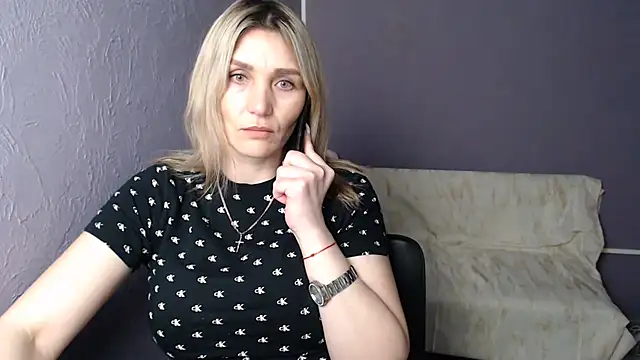 Snapshot of _sexy_lady chatting on 02-23-25, 04:02  sexy lady online show from 02-23-25, 04:02