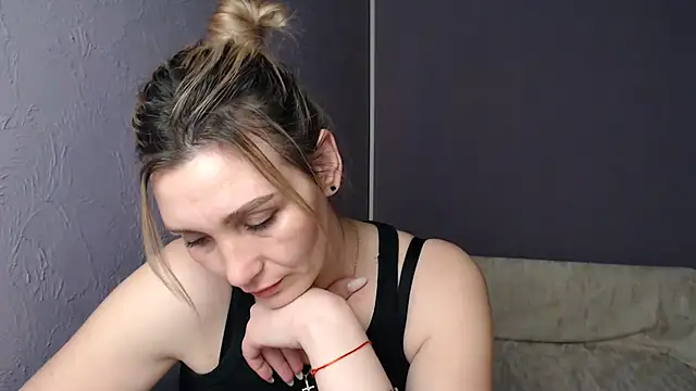 Snapshot of _sexy_lady chatting on 03-06-25, 05:33  sexy lady online show from 03-06-25, 05:33