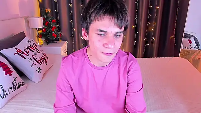 Snapshot of Andrew_Clar chatting on 12-16-24, 01:32 Andrew Clar online show from 12-16-24, 01:32