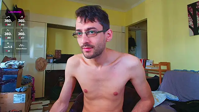 Snapshot of HungEddy chatting on 06-15-26, 01:11 HungEddy online show from 06-15-26, 01:11