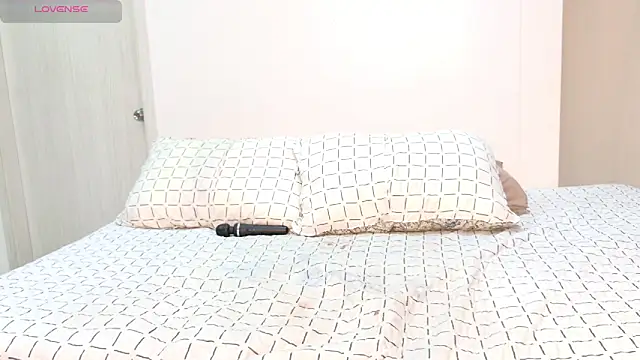 SabrinaAlcantara1 online show from 05-25-26, 09:02