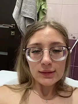 LivyyBossom online show from 09-26-25, 05:31