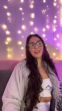 Snapshot of DianaSartori chatting on 05-13-26, 01:18 DianaSartori online show from 05-13-26, 01:18