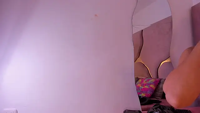 Sofia-candyht online show from 06-19-26, 08:36