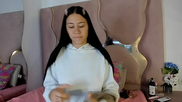 Sofia-candyht online show from 06-04-26, 09:08