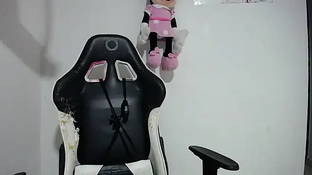 bulma milk online show from 09-23-25, 05:03