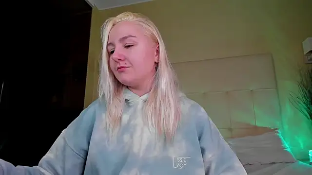 Debbie Taylor online show from 11-29-25, 05:13