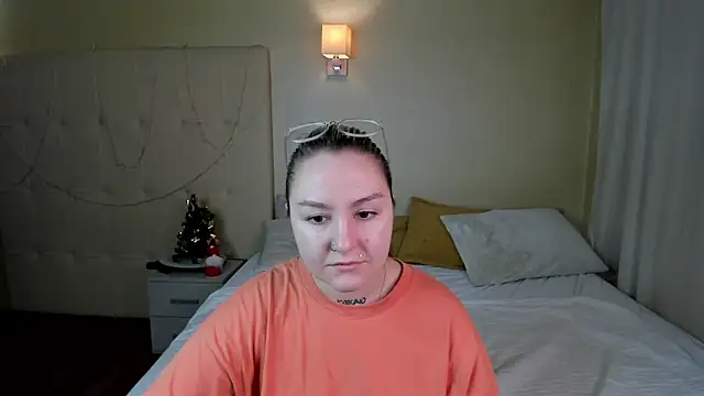 Snapshot of Debbie_Taylor chatting on 12-24-24, 03:16 Debbie Taylor online show from 12-24-24, 03:16