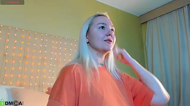 Snapshot of Debbie_Taylor chatting on 06-10-26, 05:25 Debbie Taylor online show from 06-10-26, 05:25
