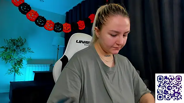 Debbie Taylor online show from 10-31-25, 03:08