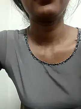 Snapshot of Rajni-Mehra chatting on 03-10-25, 10:39 Rajni-Mehra online show from 03-10-25, 10:39