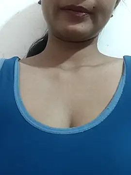 Snapshot of Rajni-Mehra chatting on 10-15-25, 05:50 Rajni-Mehra online show from 10-15-25, 05:50