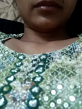 Snapshot of Rajni-Mehra chatting on 03-15-25, 07:20 Rajni-Mehra online show from 03-15-25, 07:20