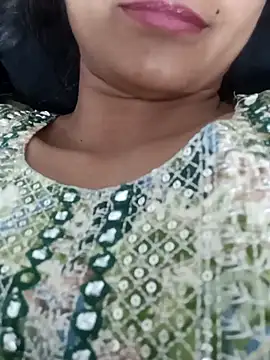 Snapshot of Rajni-Mehra chatting on 03-16-25, 03:04 Rajni-Mehra online show from 03-16-25, 03:04