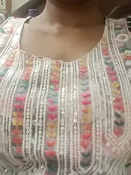 Snapshot of Rajni-Mehra chatting on 03-05-25, 11:38 Rajni-Mehra online show from 03-05-25, 11:38