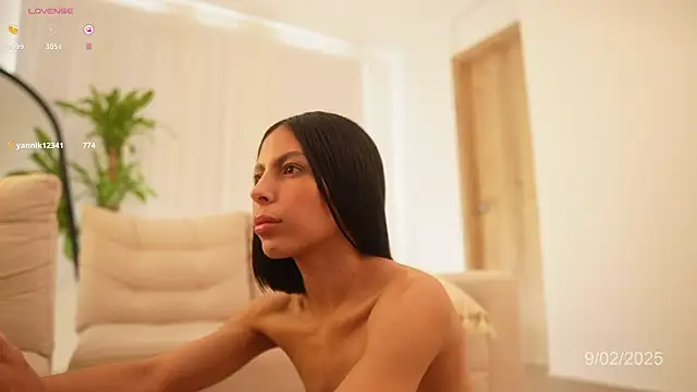 Snapshot of veronica_mendez1 chatting on 02-09-25, 02:29 veronica mendez1 online show from 02-09-25, 02:29