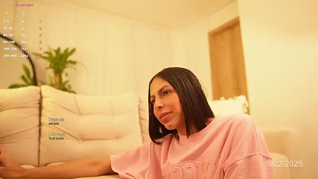 Snapshot of veronica_mendez1 chatting on 02-09-25, 11:14 veronica mendez1 online show from 02-09-25, 11:14