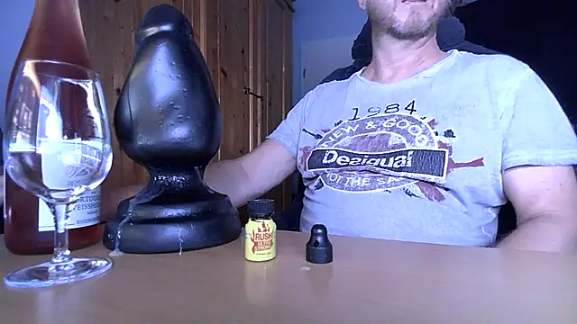 Tom PP cgn online show from 09-18-25, 09:40