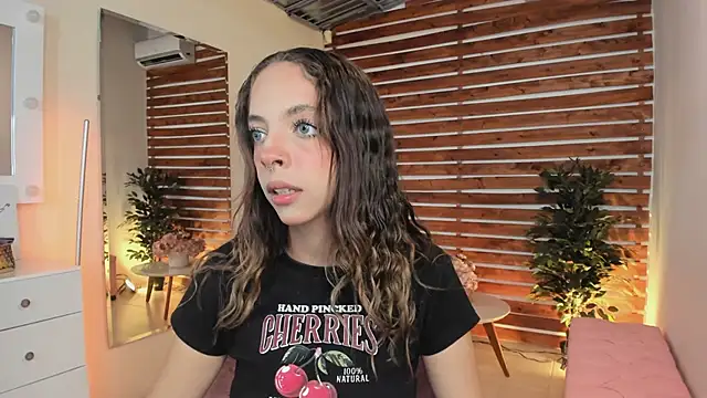 Sapphire Venuss online show from 03-14-25, 10:49