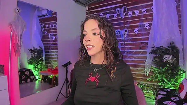 Sapphire Venuss online show from 10-19-25, 02:25