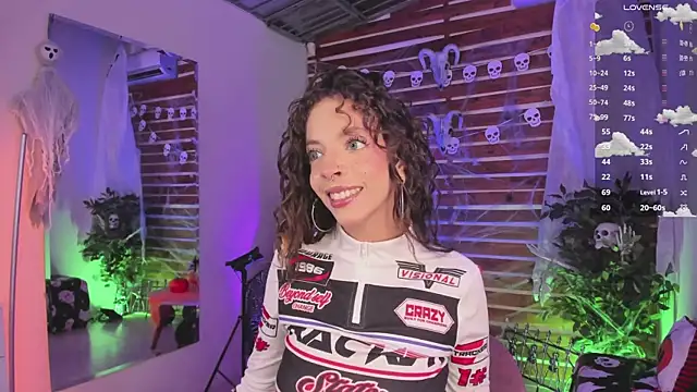 Sapphire Venuss online show from 10-15-25, 02:54