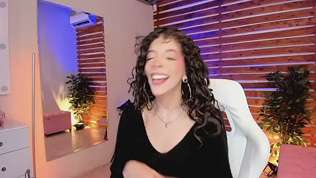 Sapphire Venuss online show from 03-15-26, 11:45