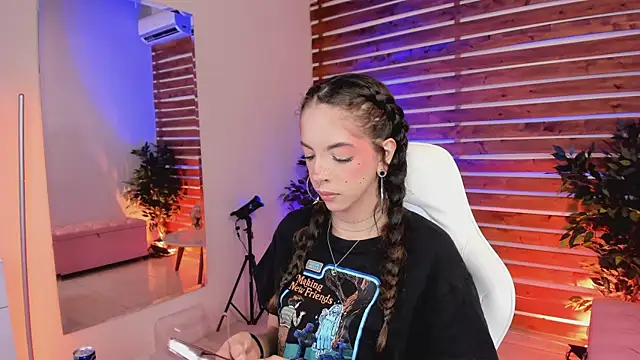 Sapphire Venuss online show from 03-07-26, 12:17