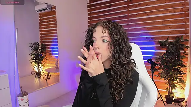 Sapphire Venuss online show from 04-12-26, 01:42