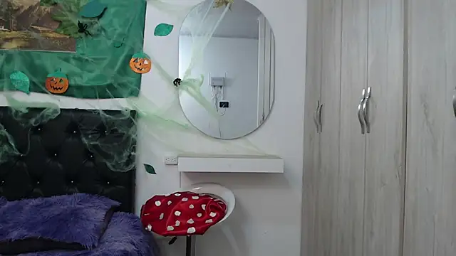 lily f00x online show from 10-11-25, 12:33