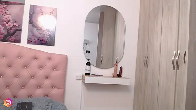 lily f00x online show from 01-12-26, 12:45