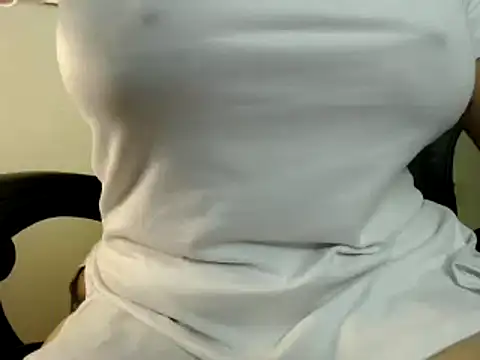 Queendeliciusss online show from 12-20-24, 10:43