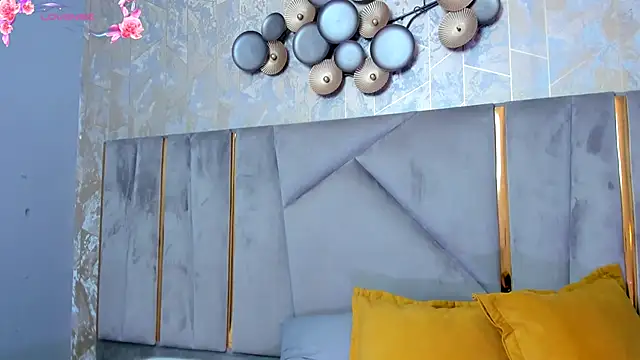 KimDevinne online show from 10-30-25, 02:32