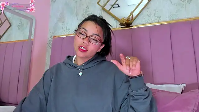 KimDevinne online show from 02-18-26, 02:42