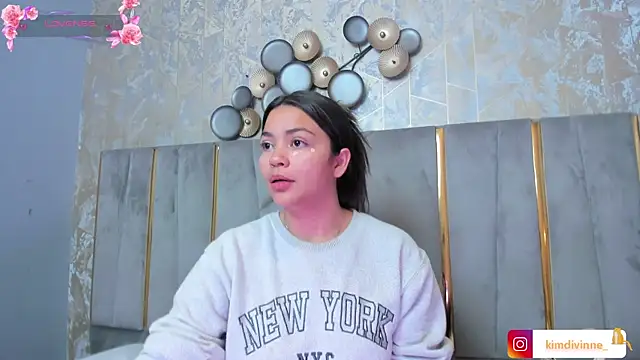 KimDevinne online show from 11-12-25, 02:37