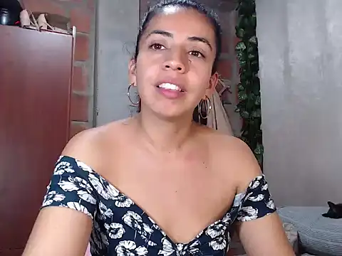 Snapshot of anngela01 chatting on 01-17-25, 12:31 anngela01 online show from 01-17-25, 12:31