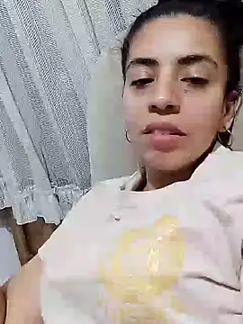 Snapshot of anngela01 chatting on 12-28-24, 07:33 anngela01 online show from 12-28-24, 07:33