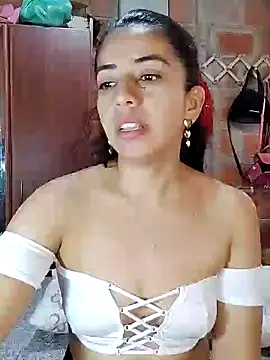 Snapshot of anngela01 chatting on 12-14-24, 01:27 anngela01 online show from 12-14-24, 01:27