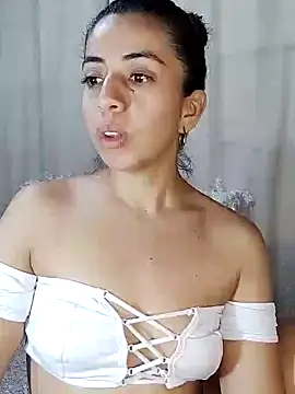 Snapshot of anngela01 chatting on 12-31-24, 10:34 anngela01 online show from 12-31-24, 10:34